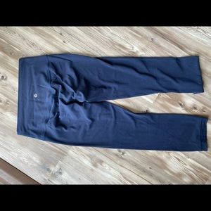 Lululemon Align High Rise Crop 23” Size 4 Navy